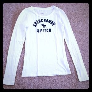 A&F cozy long-sleeve logo tee